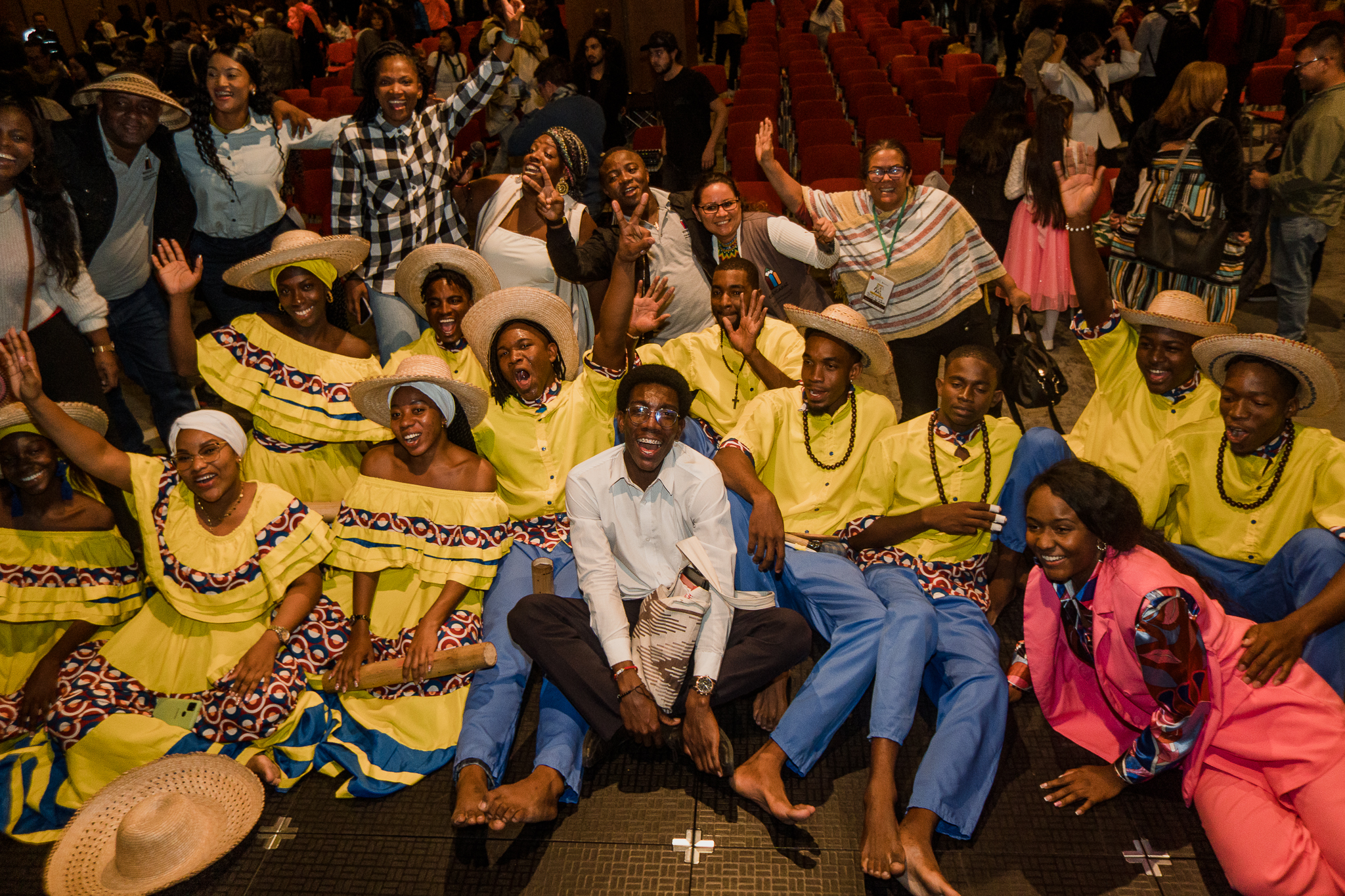 Imagen Home profesores apoyando a los estudiantes